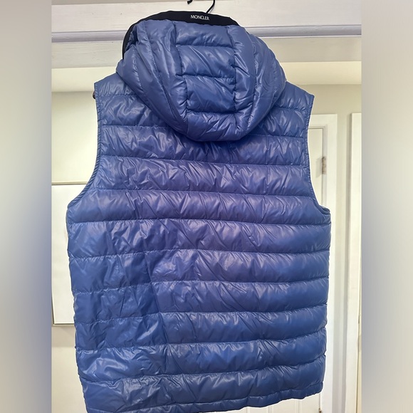 Moncler down gilet (vest) - Picture 4 of 6